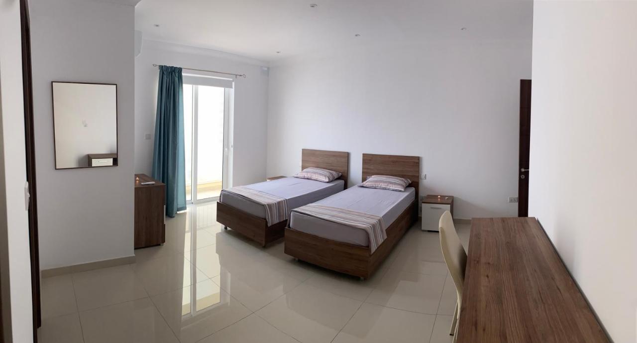 New 3 Bedroom Apartment Close To Airport Zurrieq Eksteriør bilde