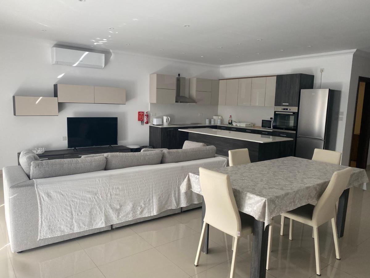 New 3 Bedroom Apartment Close To Airport Zurrieq Eksteriør bilde